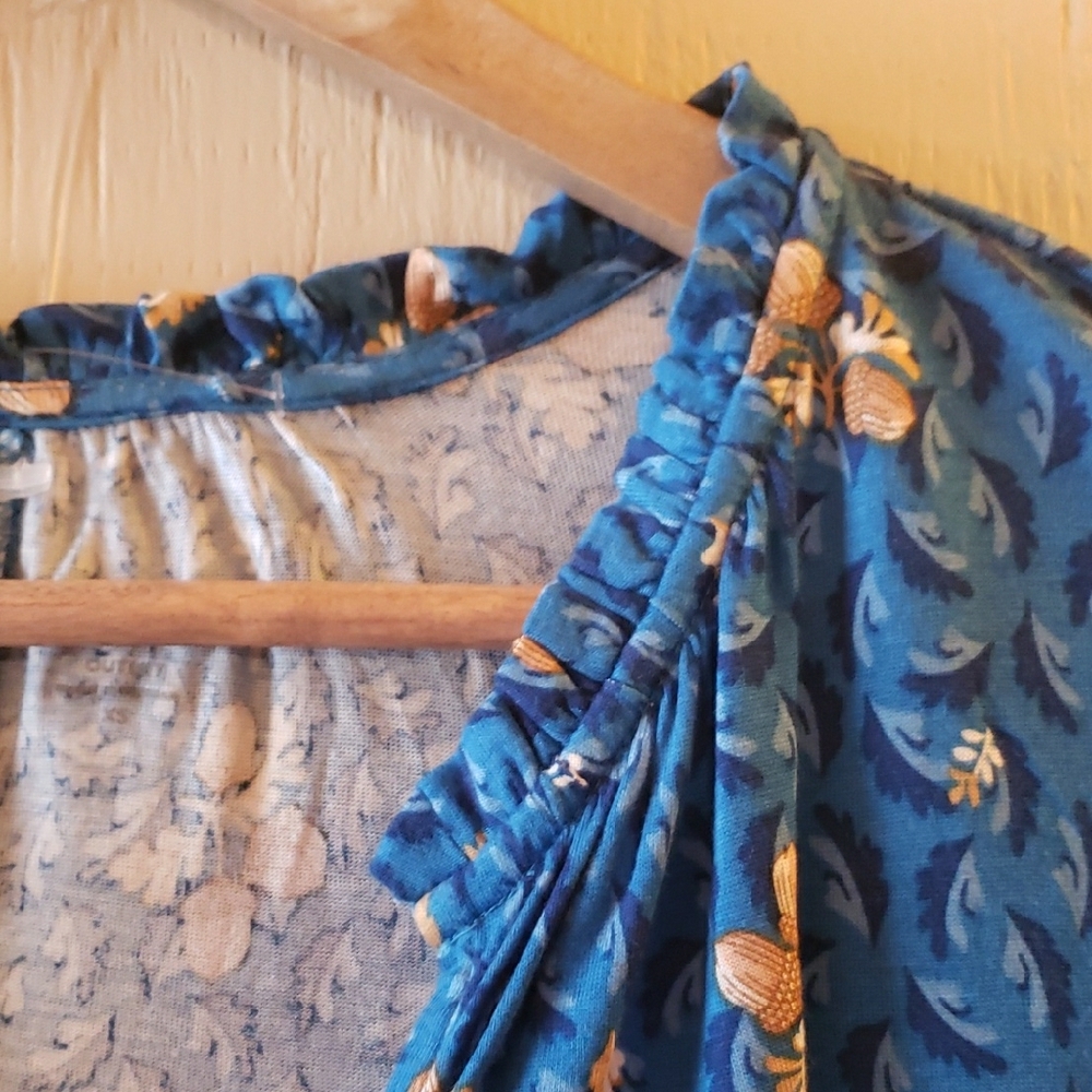 LOFT Floral Blue Top w/Balloon Sleeve - Picture 2 of 5